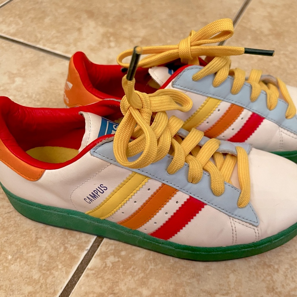 Vintage Adidas rainbow shoe men’s 4.5
